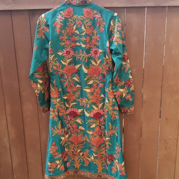 Hand embroidered Indian kurta - Picture 6 of 8